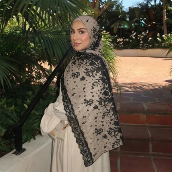 Muslim Women Light Pink Floral Print Hijab Scarf White Lace Edge Chiffon Breathable Headscarf Elegant Islamic Head Wrap