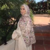 Muslim Women Light Pink Floral Print Hijab Scarf White Lace Edge Chiffon Breathable Headscarf Elegant Islamic Head Wrap